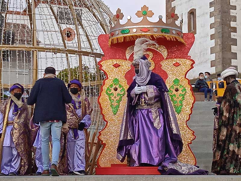 Los Reyes Magos reparten ilusin