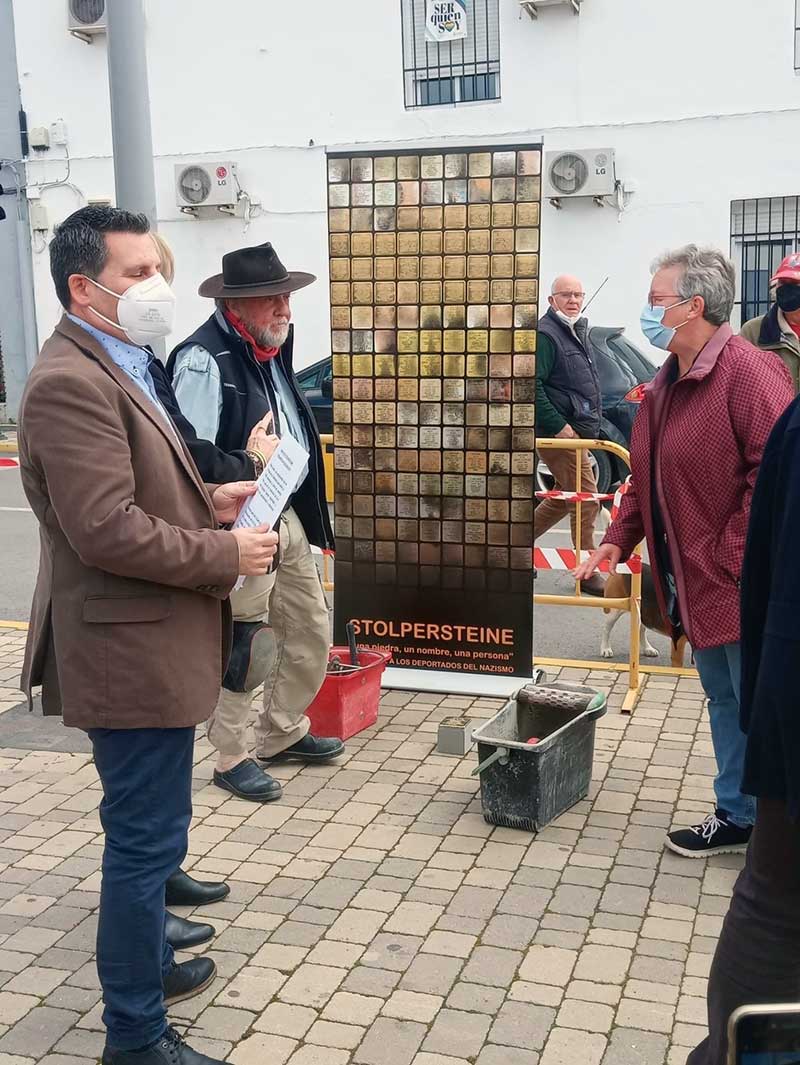 Stolpersteine rinde homenaje a los deportados