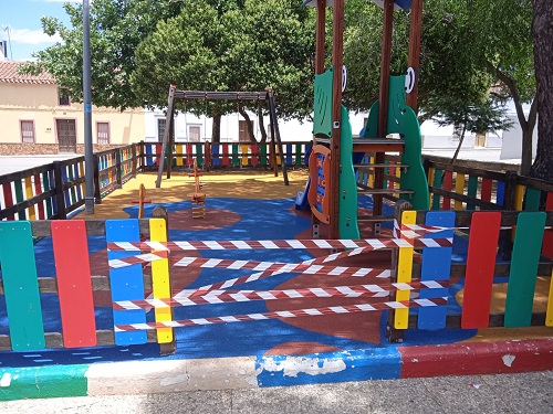 Renovacin de parques infantiles en aldeas melarienses 