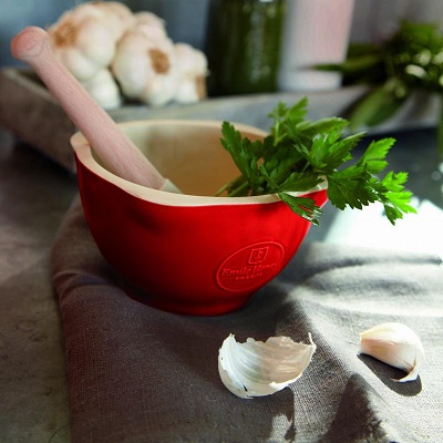 Parpadelle con pesto de almendras y yerbabuena