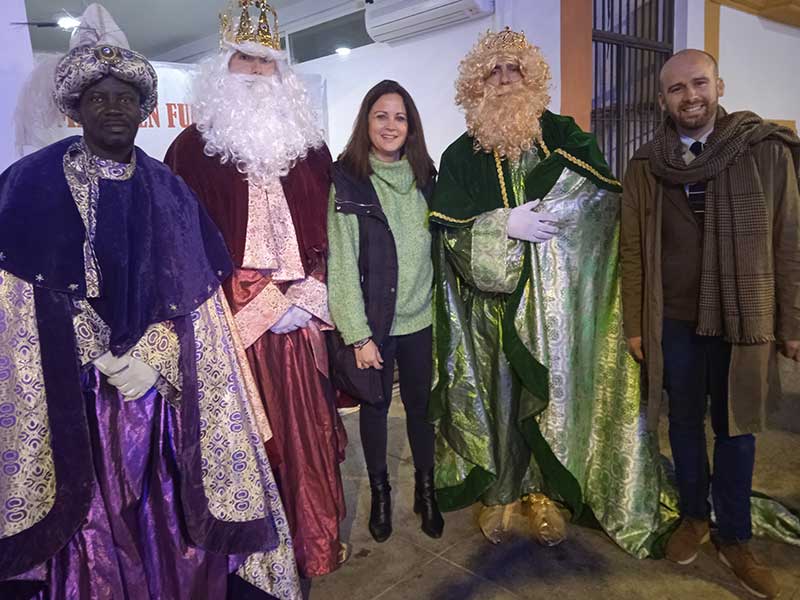 Los Reyes Magos llegan cargados de regalos