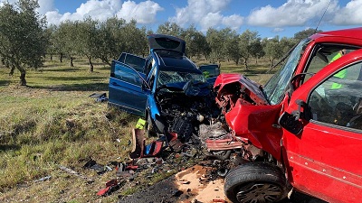 Estado en el que han quedado los dos vehculos tras la colisin