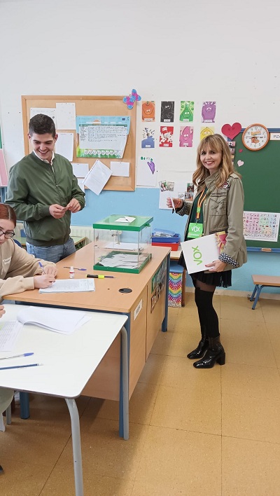 Mara Jos Muoz ha votado en el colegio Alfredo Gil