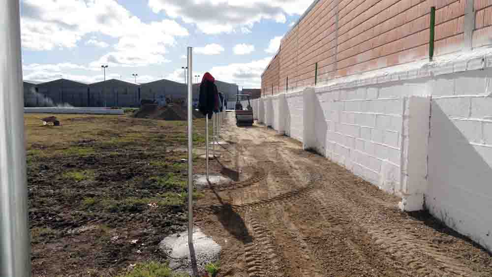 Obras en la pista de tenis