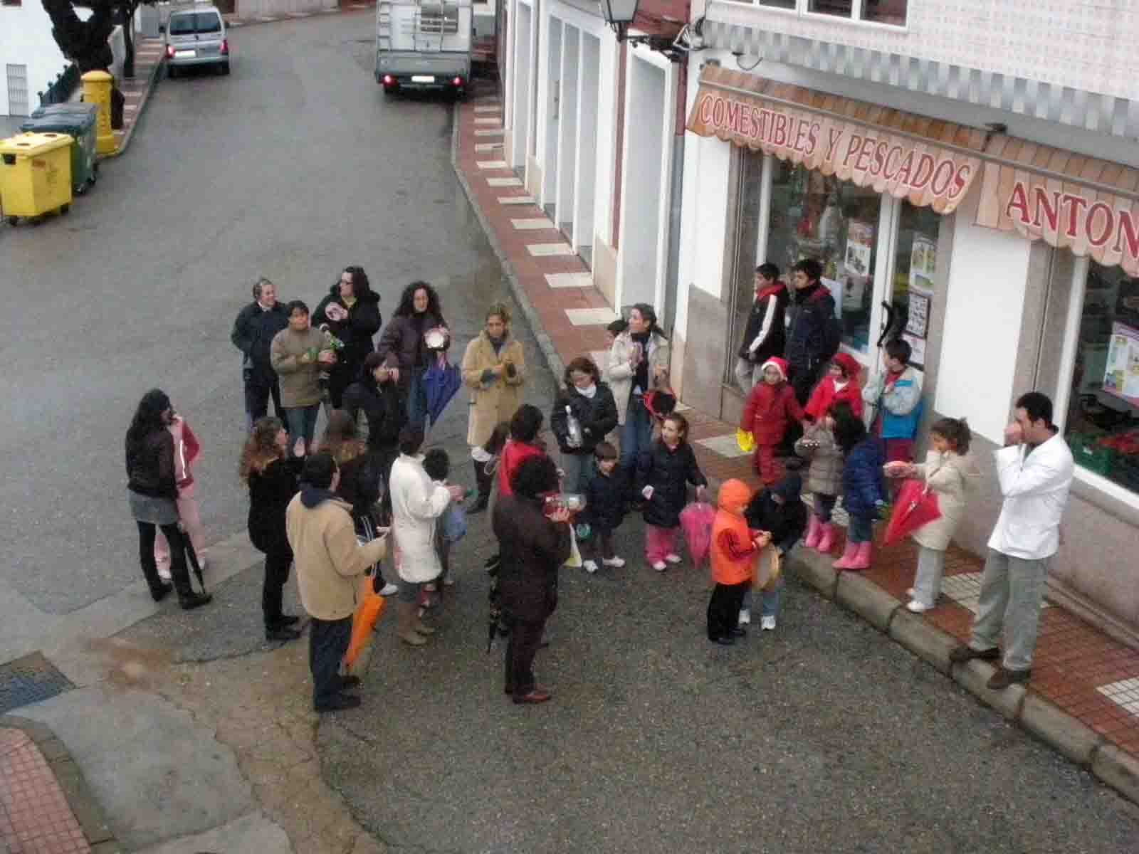 Los nios y nias del Aula Divertida piden el Aguinaldo