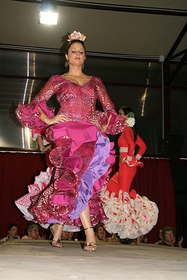 Desfile de trajes de flamenca en Espiel