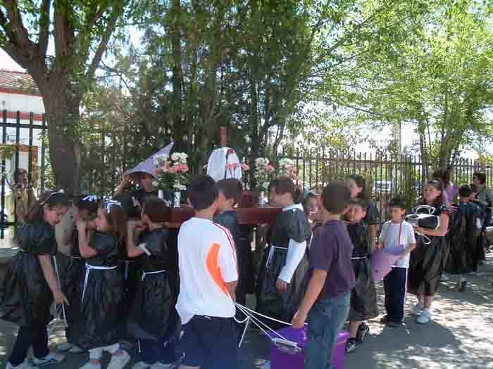 Procesin en el CEIP Eladio Len