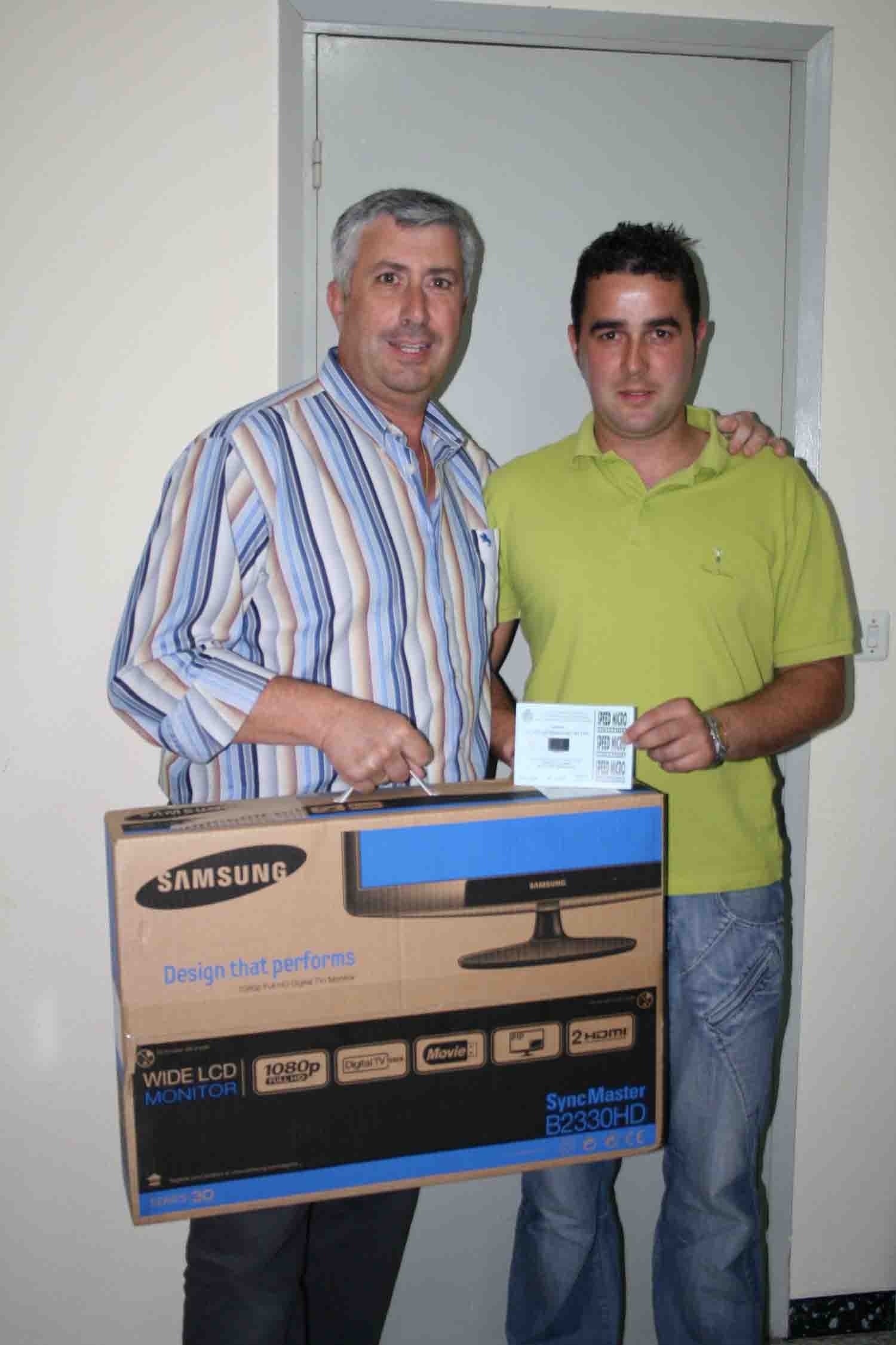 El premio es entregado a D.Andrs Reseco Montero 