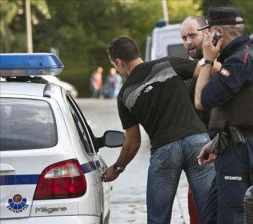 Detenido un joven por agredir a un menor