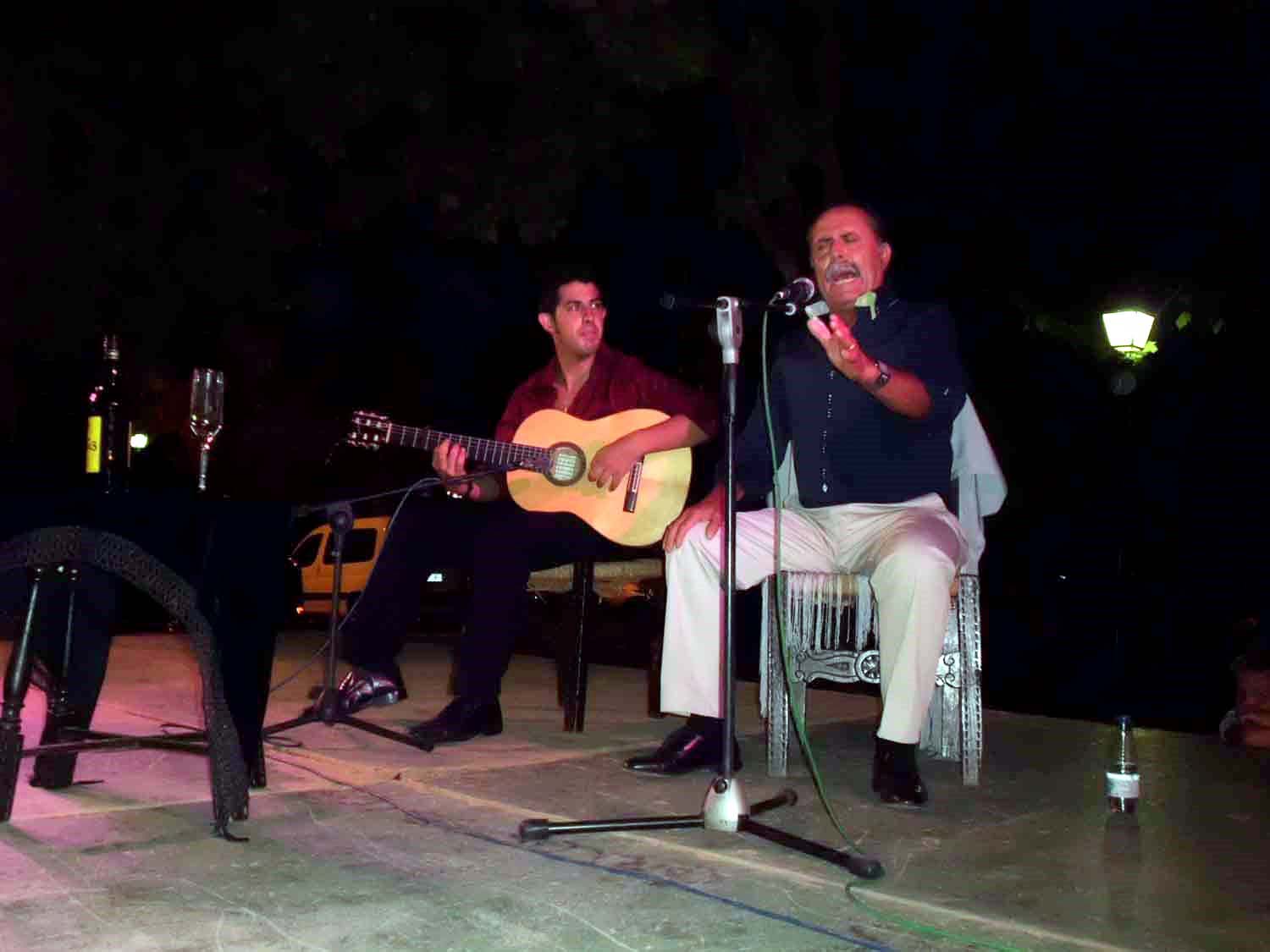 Velada flamenca en la Plaza Santa Brbara