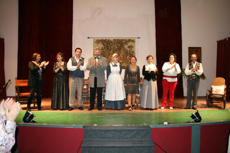 Grupo de teatro La Tarima en una de sus representaciones