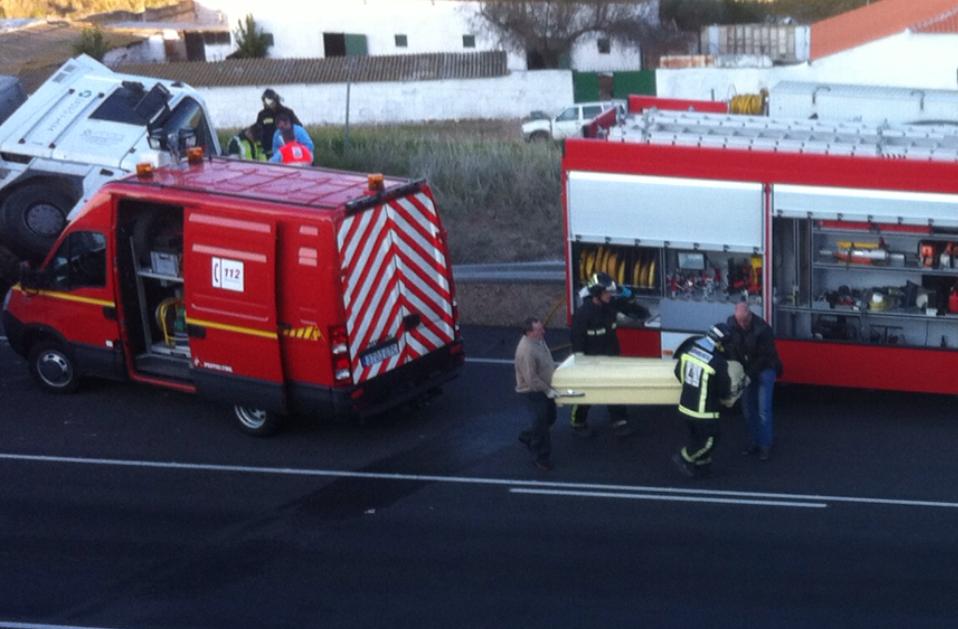 Fallece el conductor de un camin en Pearroya