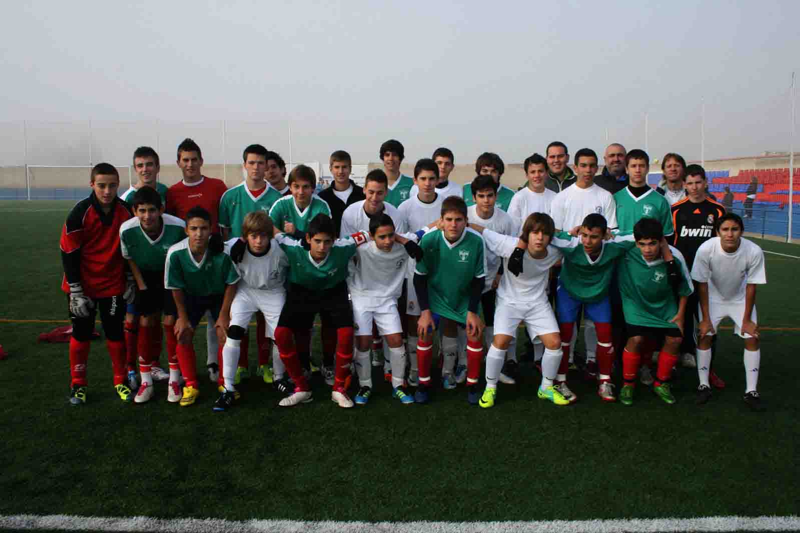 Encuentro de peas locales del Real Madrid y Barcelona