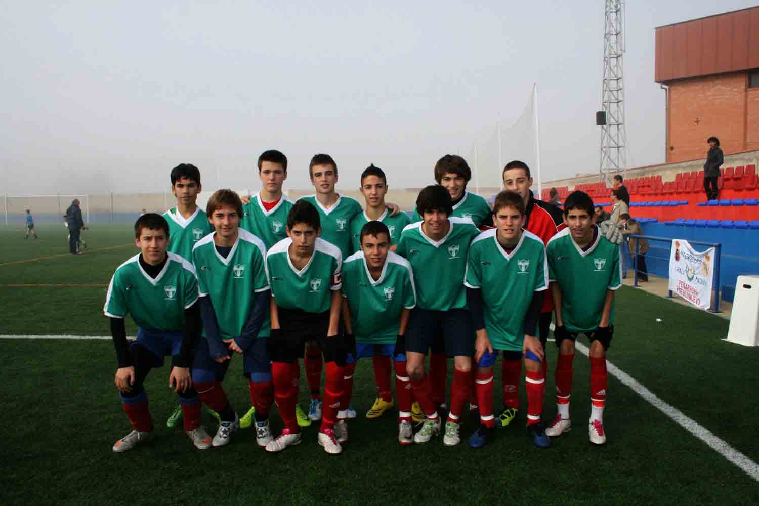 Encuentro de peas locales del Real Madrid y Barcelona