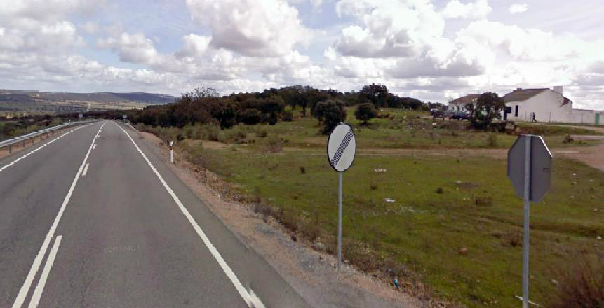 Los Claveles, A-449 entre Hinojosa y Pearroya-Pueblonuevo 