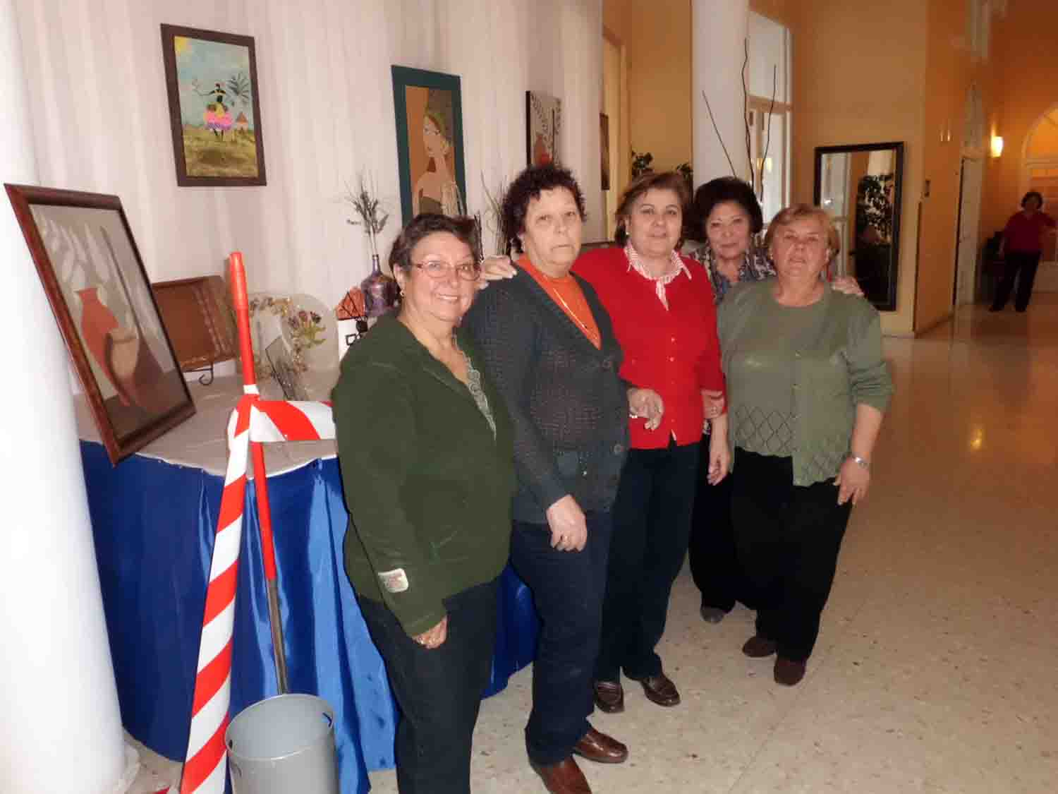 Exposicin de manualidades en el Centro de Da