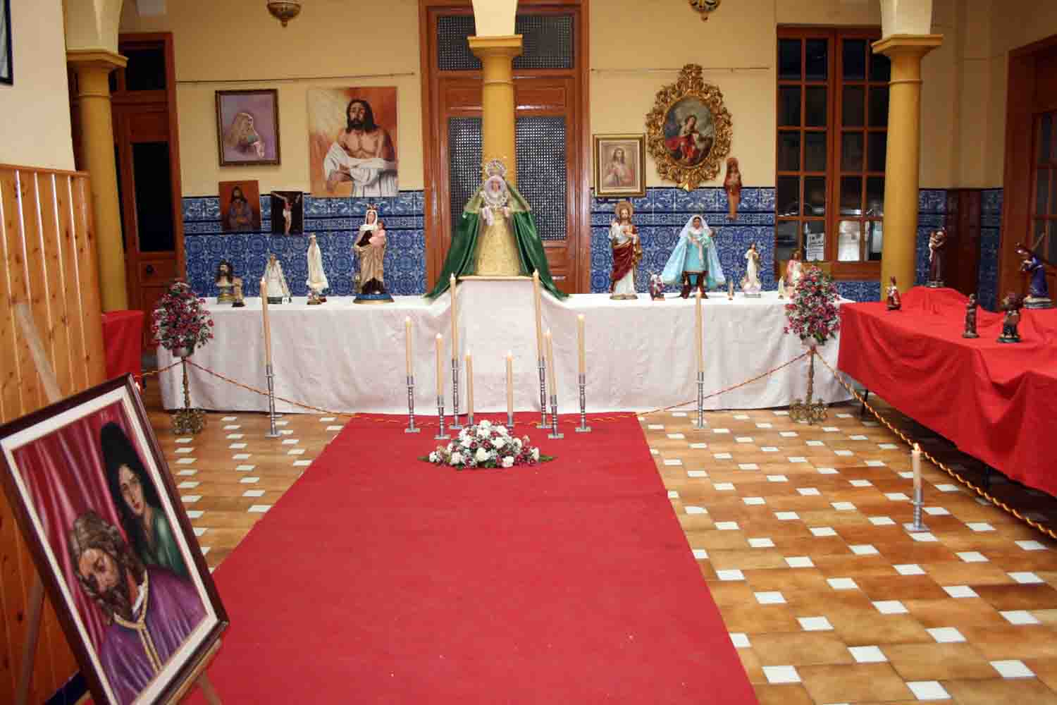 Exposicin de figuras cofrades 