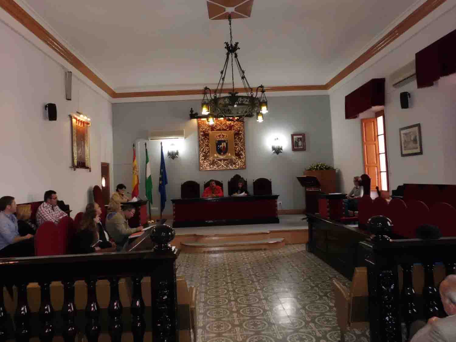 Pleno ordinario con la sola asistencia de los populares