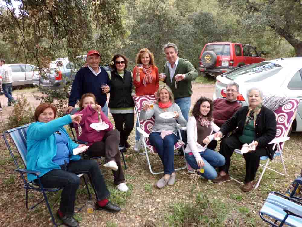 Estas familias posan para Infoguadiato desde la romera