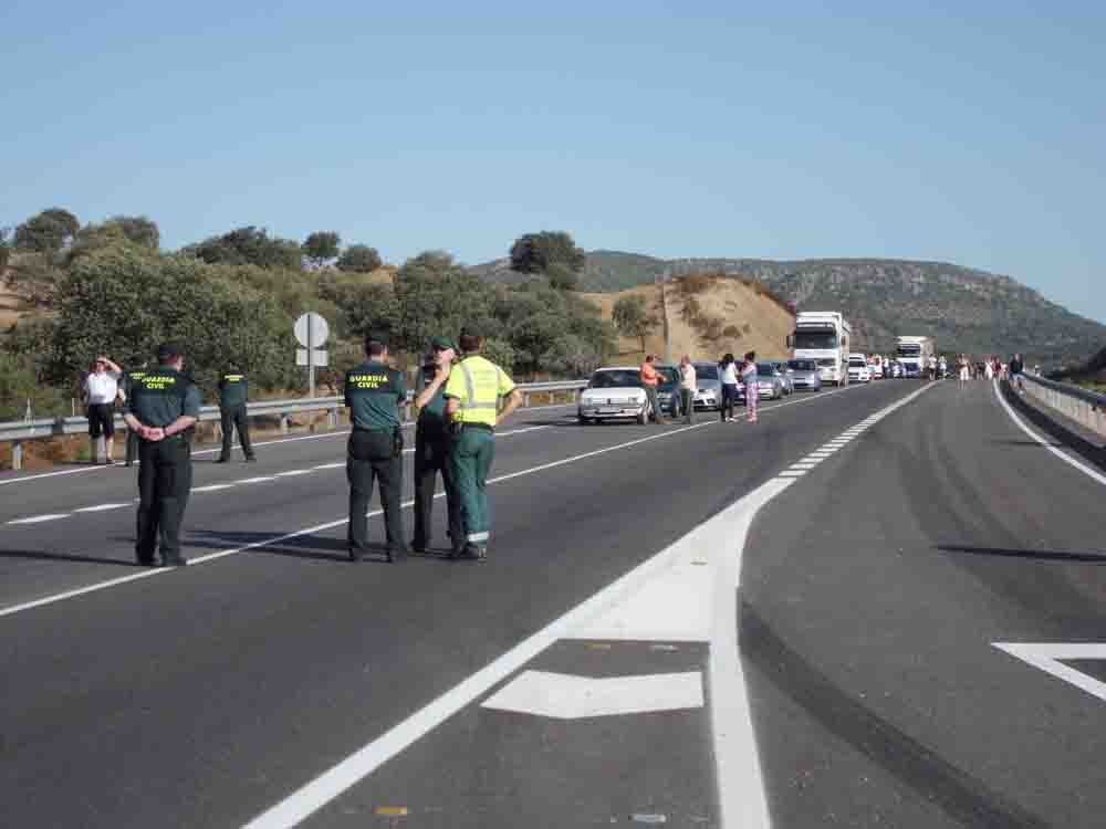 Corte de carretera organizado por los sindicatos