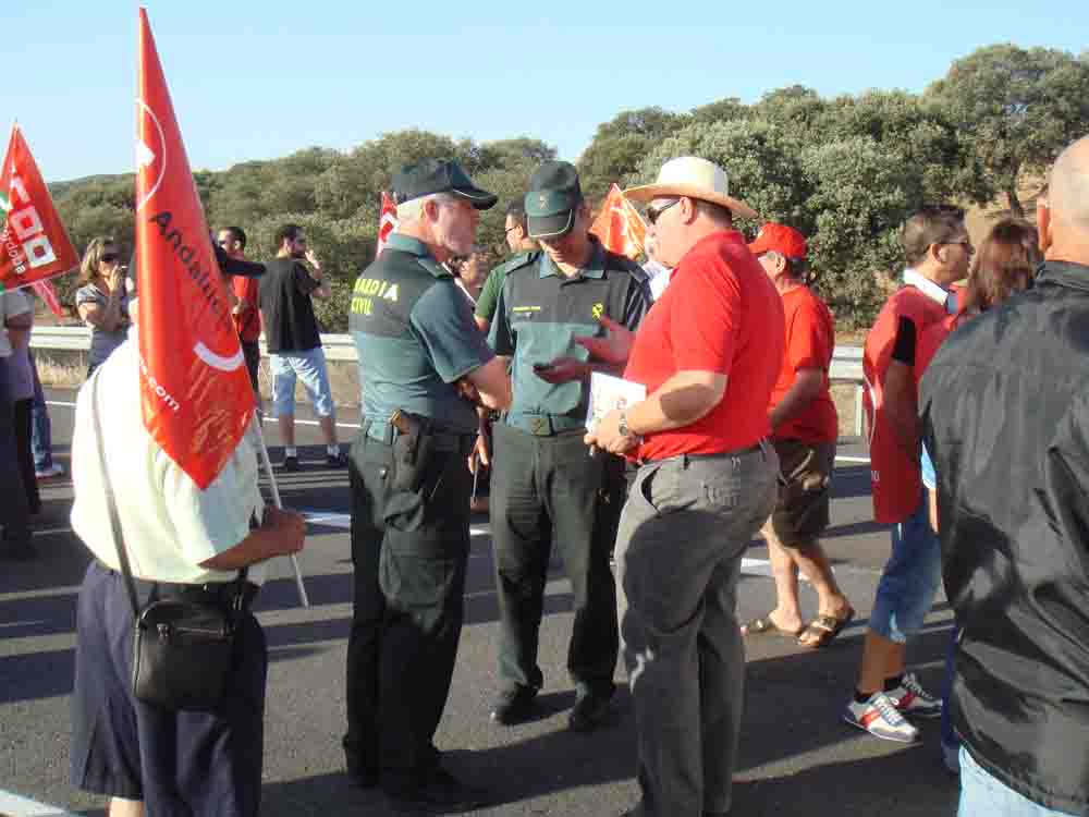 Corte de carretera organizado por los sindicatos