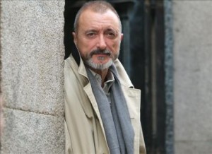 El escritor Arturo Prez-Reverte