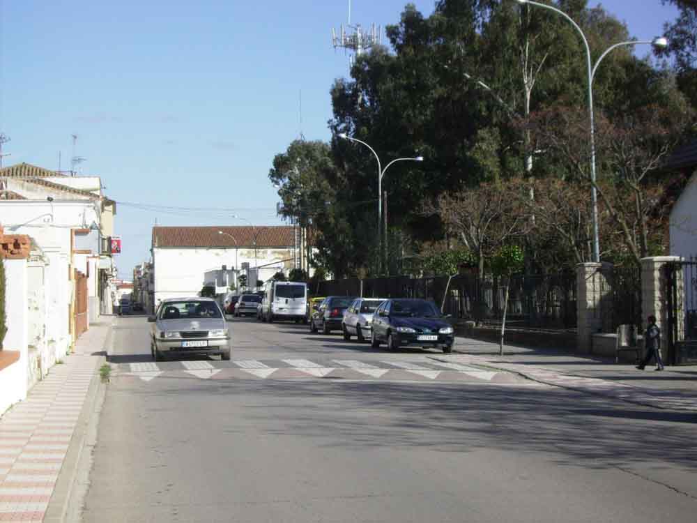 Hay vehculos que pegan en los badenes 