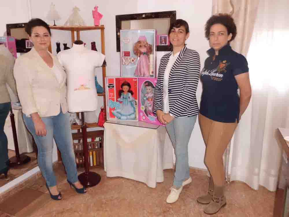 Presentan  las muecas Nancy