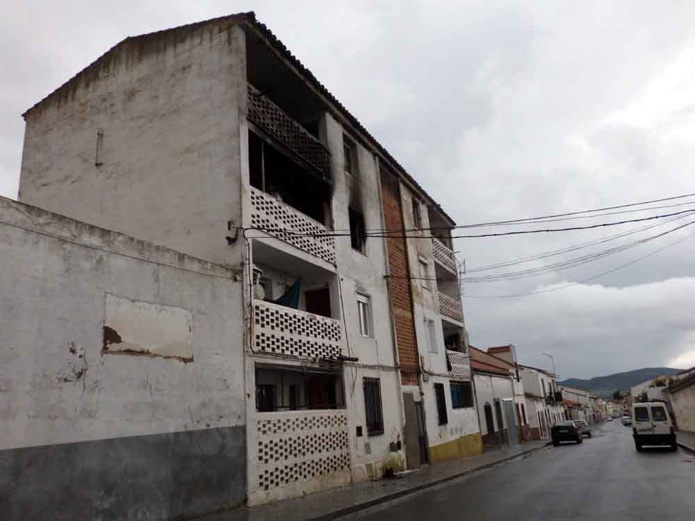 Una vivienda calcinada en Pearroya