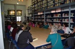 Ins M Mansilla en la Biblioteca Municipal