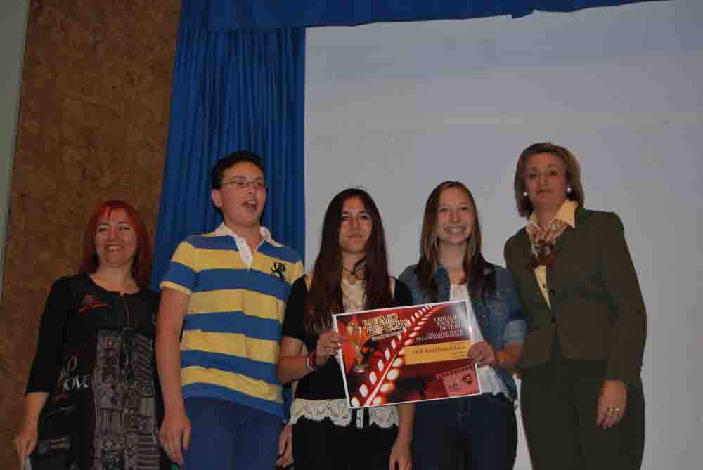 Pepi Soto entregando el Premio Especial del pblico