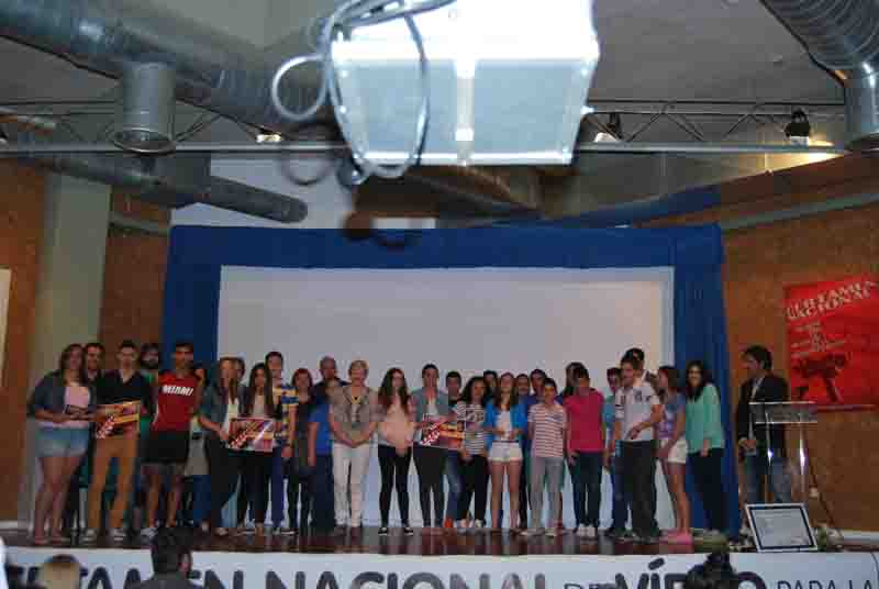 Foto de familia de todos los centros educativos premiados