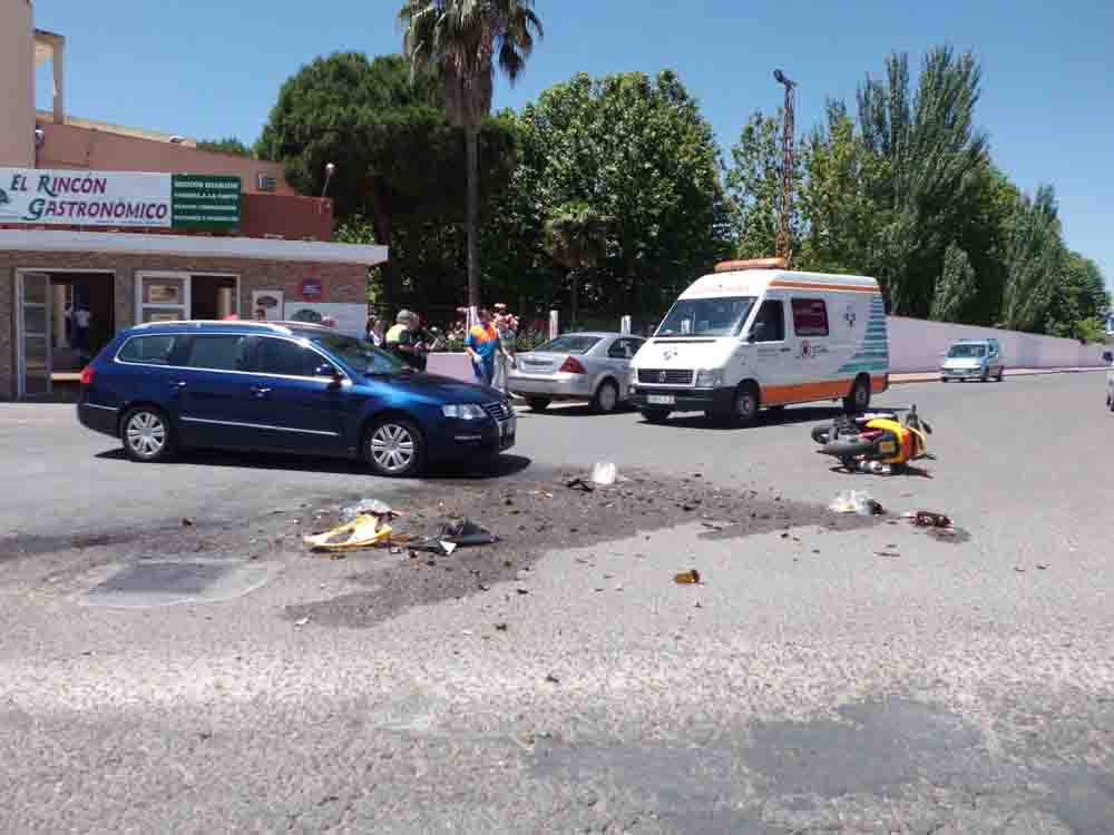 Motorista choca contra un vehculo