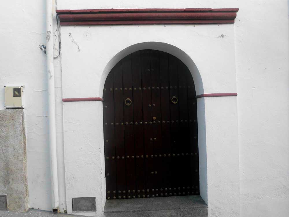 Entrada del nuevo centro juvenil 