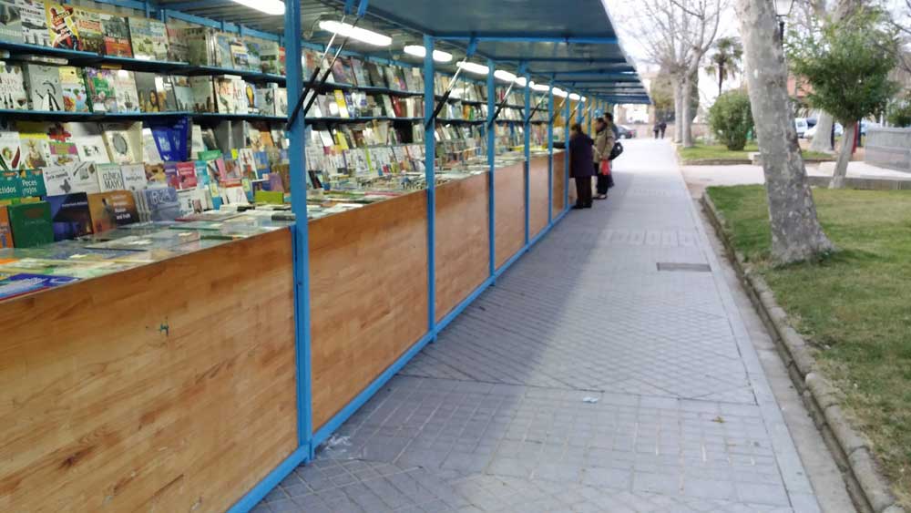 Feria del libro en Pearroya 