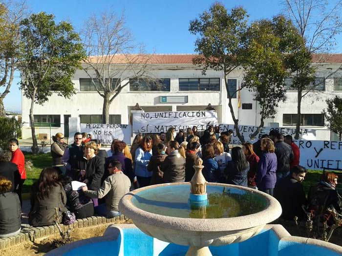 Manifestacin de padres de alumnos