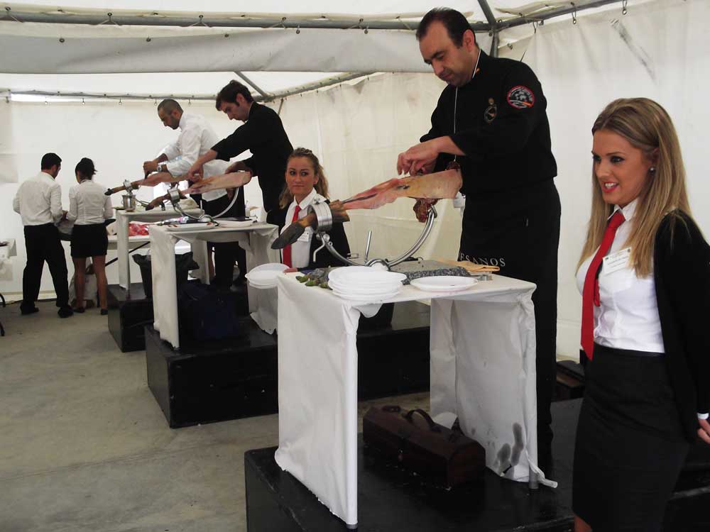 Exhibicin de cortadores de jamn