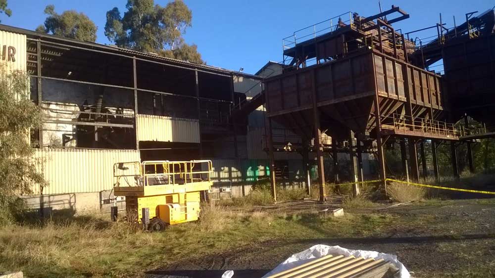 Demolicin del lavadero de Encasur en El Porvenir