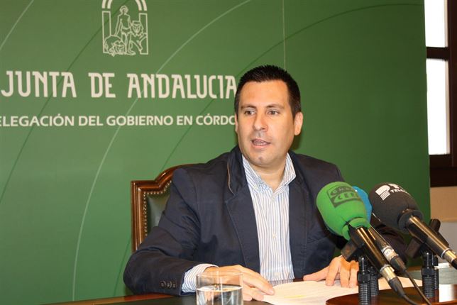 Prcticas profesionales de la Junta y Banco Santander